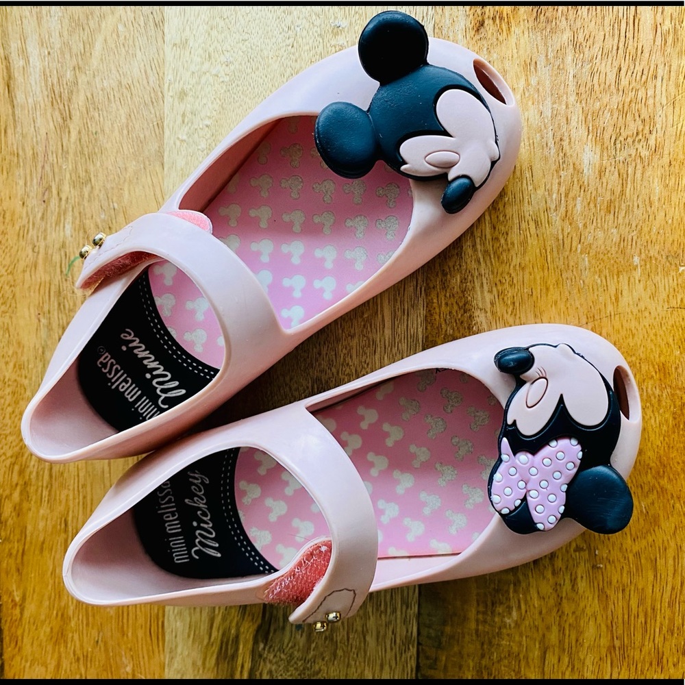 Mini Melissa Kissing Minnie and Mickey